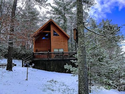 100 Bear Den Mountain Drive sold home in Bear Den Acres, Spruce Pine, NC