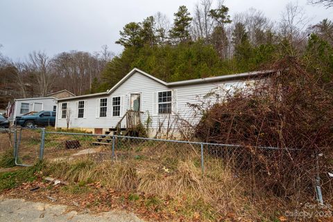 518 Primrose Drive sold home in Briarcliff Crossing, Asheville, NC