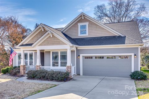 1242 Kings Grove Drive sold home in Kings Grove, York, SC