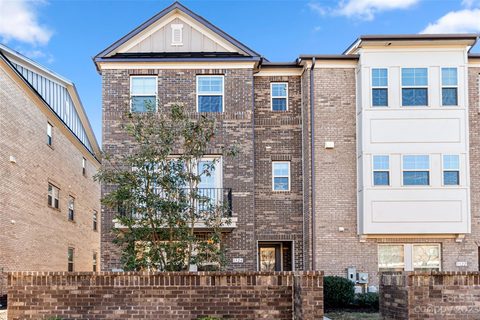 1324 E Woodlawn Road sold townhome in Townes at Montford Park, Charlotte, NC