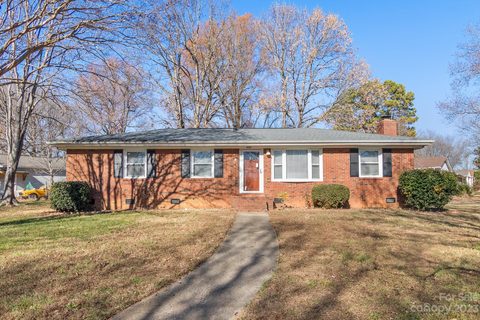 6600 Glenmoor Drive sold home in Little Rock Woods, Charlotte, NC
