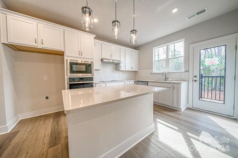 1612 Levy Way
