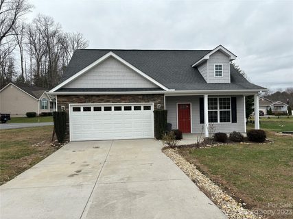 17 Grasshopper Drive sold home in Springfield, Etowah, NC