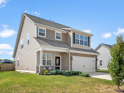 16 Lyndon Circle