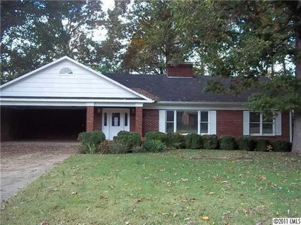303 Heritage Road