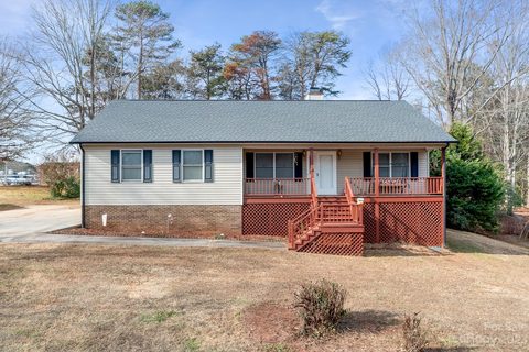 2079 Rock Springs Circle sold home in Country Valley, Denver, NC