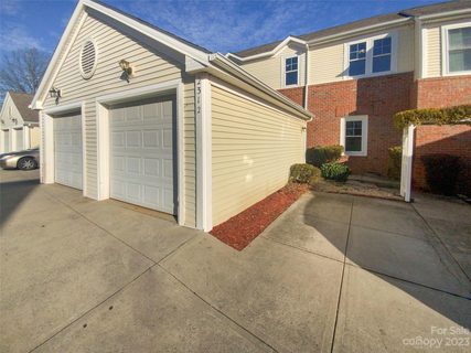 2312 Oak Hill Village Lane sold home in Oak Hill Village, Charlotte, NC