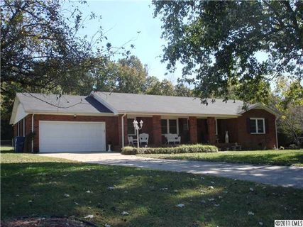 8401 Wonderwood Lane sold home in Rocky River Acres, Harrisburg, NC