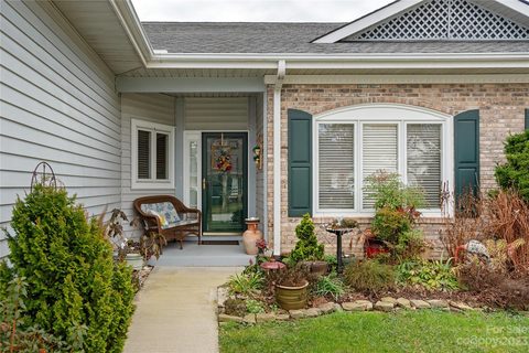 8 Country Meadows Lane sold condo in Country Meadows, Hendersonville, NC