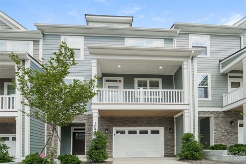 10448 Glenmere Creek Circle sold townhome in Glenmere, Charlotte, NC