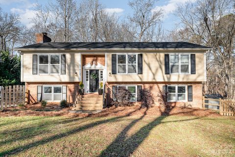 8127 Cliffside Drive sold home in Olde Heritage, Charlotte, NC