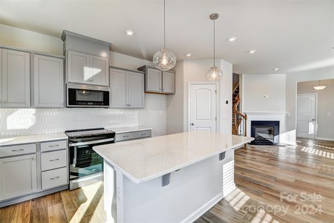 2730 Texana Court 332/Briana Craftsman End