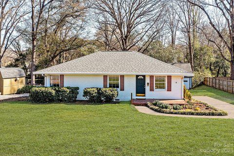 4411 Longwood Drive