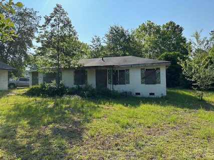 5820 Weston Avenue sold multi-family property in College Place, Columbia, SC