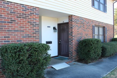 525 12th Street 28 sold home in Grandview Terrace, Hickory, NC