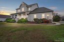 8719 Castle Cliff Drive sold home in Matthews, SC