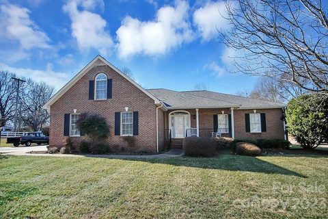 313 Country Club Acres None sold home in Country Club, Kings Mountain, NC