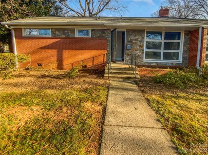 4501 Woodlark Lane