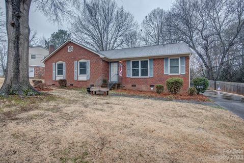 523 Whitethorn Drive