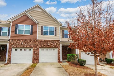 7046 Woodsbay Lane