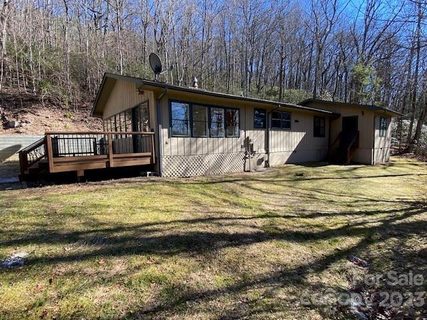 1416 Hickory Acres Road sold home in Hickory Acres, Hendersonville, NC
