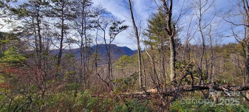 V L Chickasaw Way active lot in Oconee Falls, Marion, NC