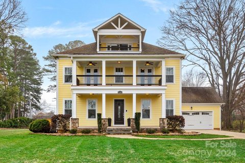 17031 Island View Drive sold home in Lake Norman Island, Cornelius, NC