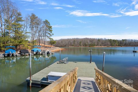 18914 Halyard Pointe Lane