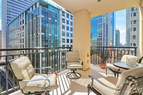 230 Tryon Street 707 sold home in 230 South Tryon, Charlotte, NC