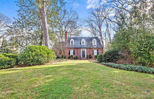 2039 Queens Road