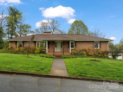 207 Woodlawn Drive sold home in Woodland Acres, Morganton, NC