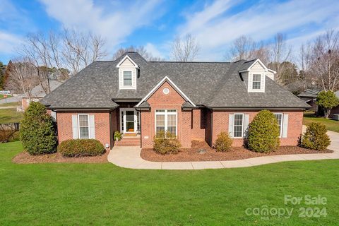 150 Bald Cypress Lane sold home in The Woodlands, Mooresville, NC