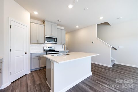 5240 Brailey Circle