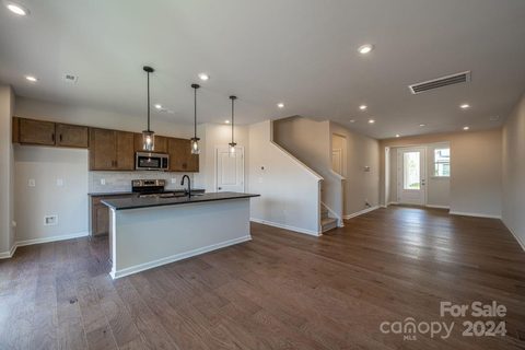 3124 Hutton Gardens Lane