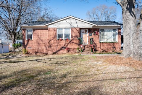 611 Timberlane Drive sold home in Oakcrest, Mount Holly, NC