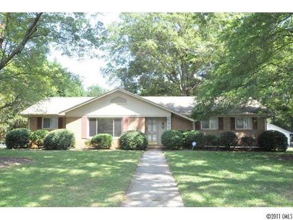 1201 Manchester Lane