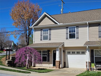 7 Amersham Lane sold townhome in Townes at Connor Creek, Fletcher, NC