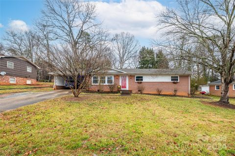 3030 7th Street Drive sold home in Hidden Valley, Hickory, NC