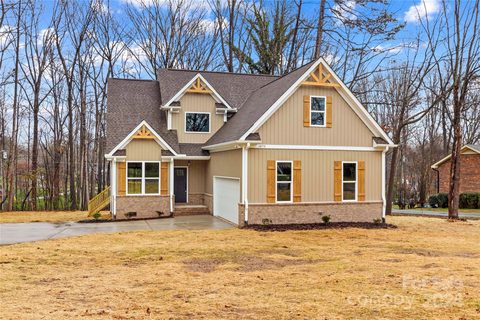 1879 Rock Springs Circle sold home in Country Valley, Denver, NC