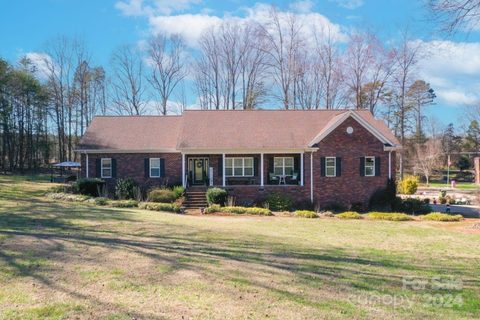 130 Lois Lane sold home in Knollwood Acres, Salisbury, NC