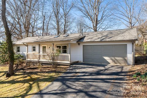 17 Old Turnpike Road sold home in Rosscraggon, Arden, NC