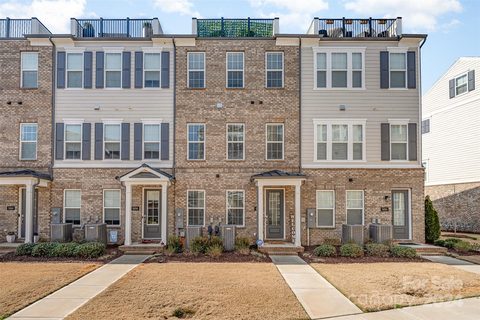 5056 Harrowsmith Lane sold townhome in Elizabeth Glen, Charlotte, NC