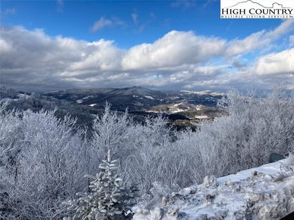 303 Sugar Top Drive 2807 sold condo in Sugar Top Resort Condominiums, Banner Elk, NC