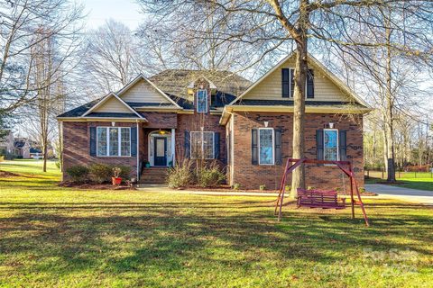 713 Park Trail Lane sold home in Patrick Place, Clover, SC