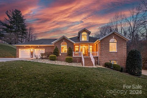 501 Golfview Court sold home in WoodRidge Estates, Lenoir, NC