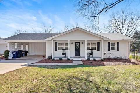 18200 Nantz Road sold home in Point Largo, Cornelius, NC