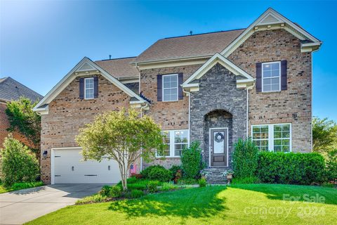 481 River Lake Court sold home in River Lake, Tega Cay, SC