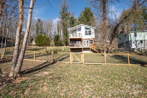 273 Oakdale Drive sold home in Lynnwood, Hendersonville, NC