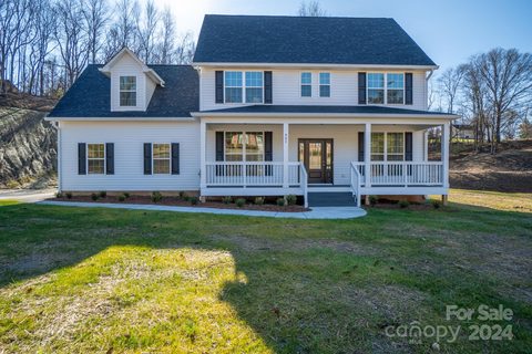 903 Silver Fox Drive sold home in Foxwood Acres, Concord, NC