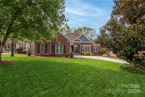 2433 Shiny Leaf Drive sold home in Fairfield Forest, Denver, NC